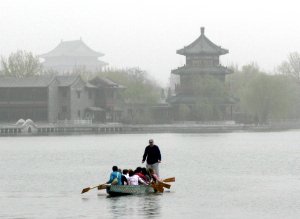 Learning to row on Xihai Lake