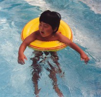 Yanmei swimming in Jesper and Lisbeth's pool - August 2002 