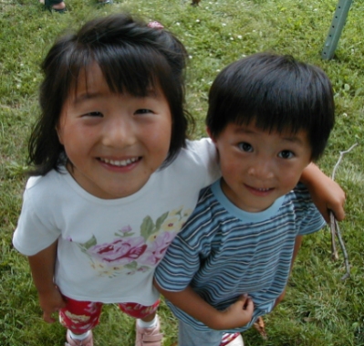 Yanmei and Daji - Niagara on the Lake, Canada, July 2003