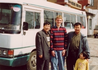 THomas, Vita, Steed and the driver just before leaving for the airport