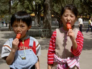 Daji and Yanmei enjoying ice in the Workers Cultural Palace