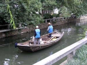 Scene's along the canal - cleaning the canal