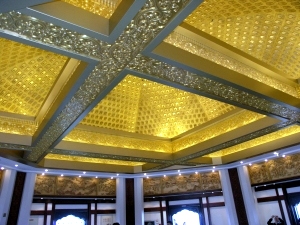 The Leifeng Pagodo - the golden roof