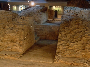 Leifeng Pagoda - Ruins of the original pagoda