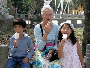 Ice cream ooutside Lingshun Temple